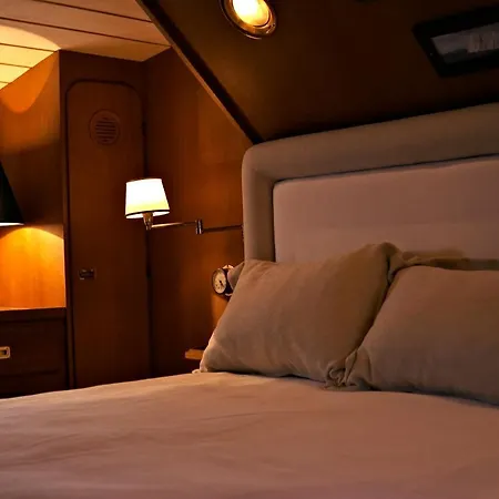Yacht Shalimar Iv Botel *