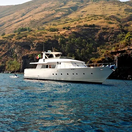 Yacht Shalimar Iv